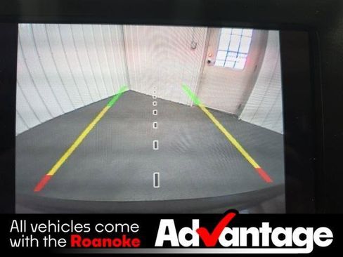 Used 2019 Jeep Cherokee Latitude Plus w/ Comfort/Convenience Group image 14