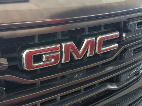 Used 2022 GMC Sierra 1500 AT4X image 33