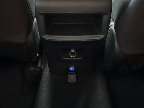 Used 2021 Toyota RAV4 LE image 14