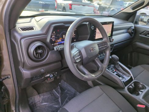Used 2025 Chevrolet Colorado Trail Boss AWD/4WD image 14