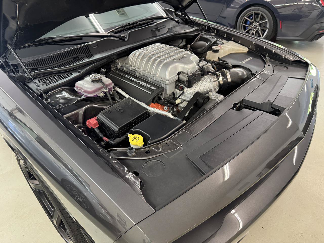 Used 2018 Dodge Challenger SRT Hellcat RWD image 18
