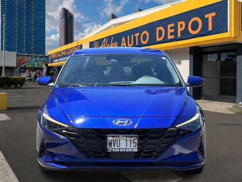 Used 2023 Hyundai Elantra SEL w/ Convenience Package FWD image 7