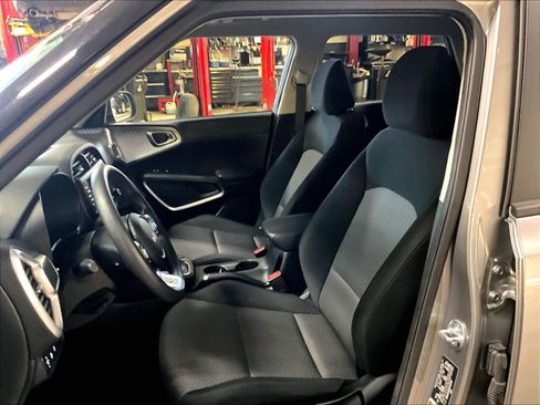 Used 2024 Kia Soul LX w/ Option Group 015 image 10