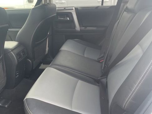 Used 2018 Toyota 4Runner SR5 Premium w/ Convenience Package AWD/4WD image 11