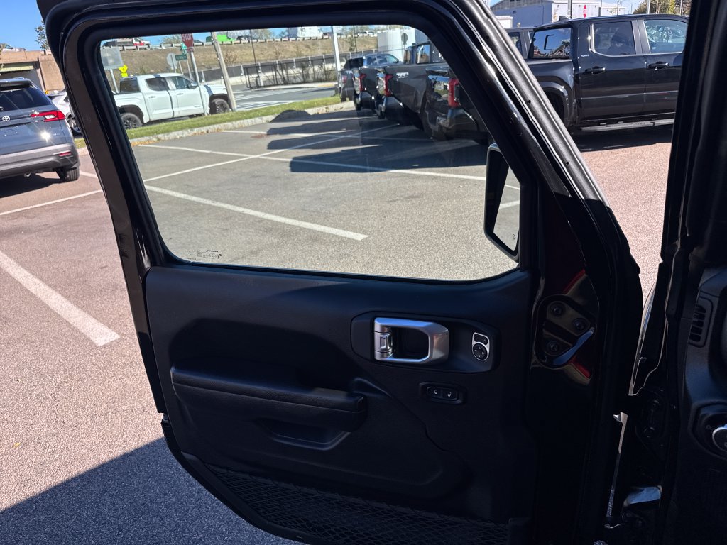 Used 2023 Jeep Gladiator Sport AWD/4WD image 36