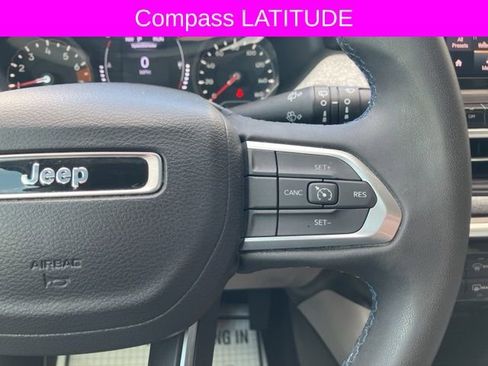Used 2022 Jeep Compass Latitude image 25