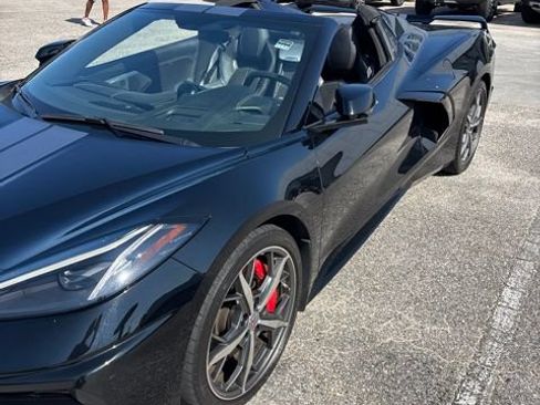 Used 2023 Chevrolet Corvette Stingray Premium Conv w/ Z51 Performance Package RWD image 4