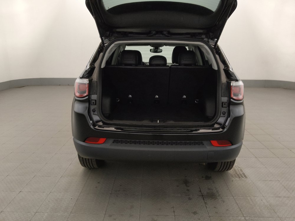 Used 2018 Jeep Compass Latitude w/ Popular Equipment Group AWD/4WD image 29
