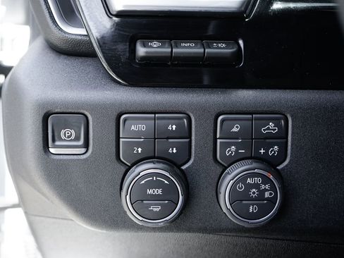Used 2025 Chevrolet Silverado 2500 LTZ w/ LTZ Premium Package AWD/4WD image 22