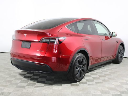 Used 2024 Tesla Model Y Long Range image 28
