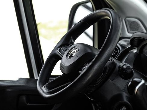Used 2023 RAM ProMaster 2500 FWD image 11