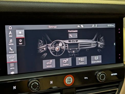Certified 2026 Porsche Macan AWD/4WD image 38