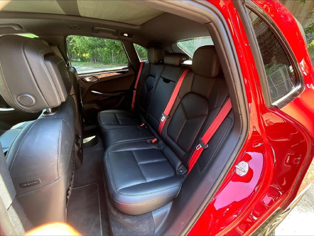 Certified 2023 Porsche Macan Turbo AWD/4WD image 22
