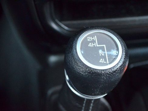 Used 2024 Jeep Wrangler Sport S image 28