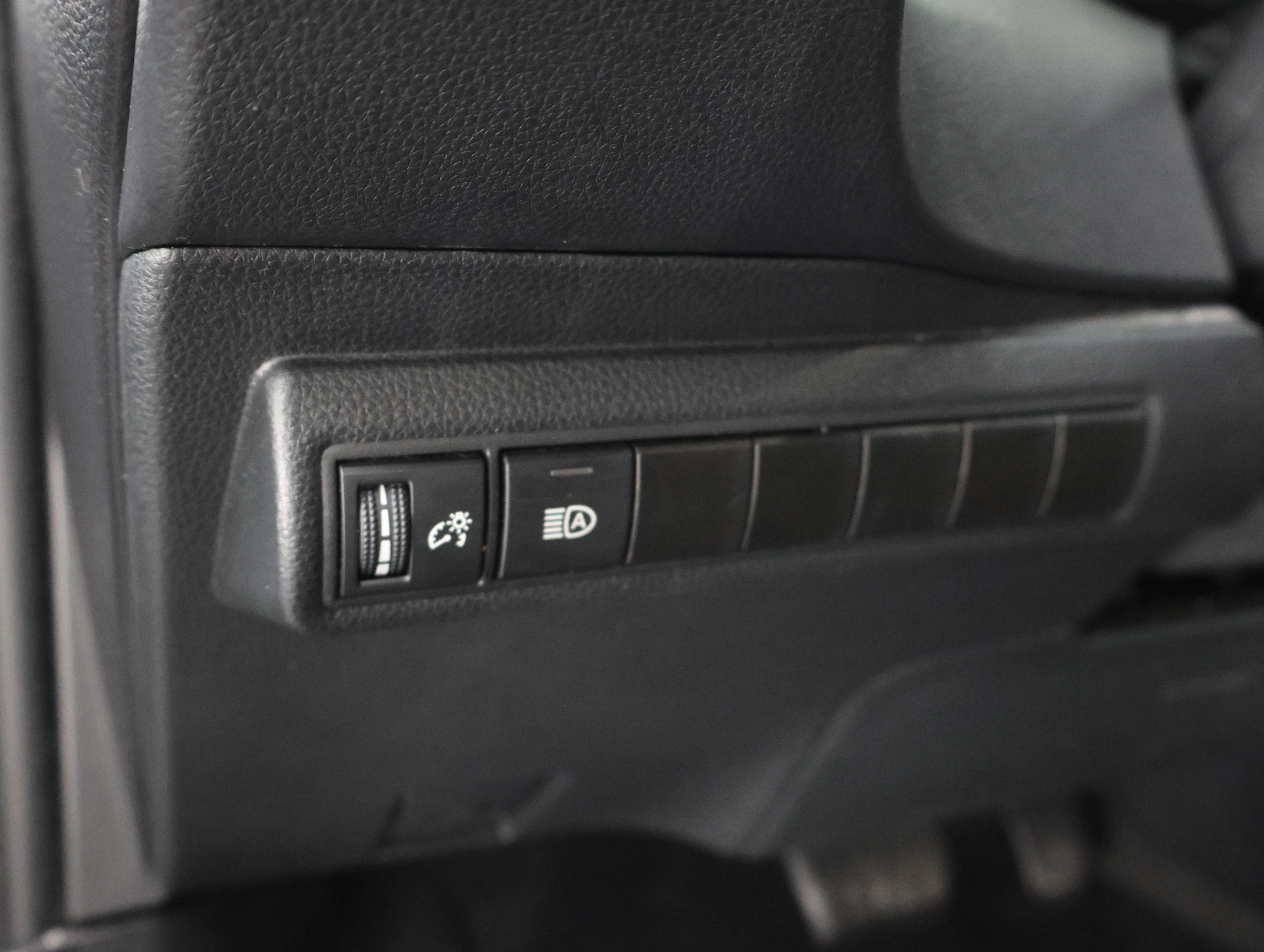 Used 2024 Toyota Corolla LE FWD image 37