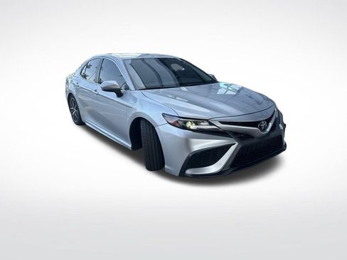 Used 2021 Toyota Camry SE FWD image 2