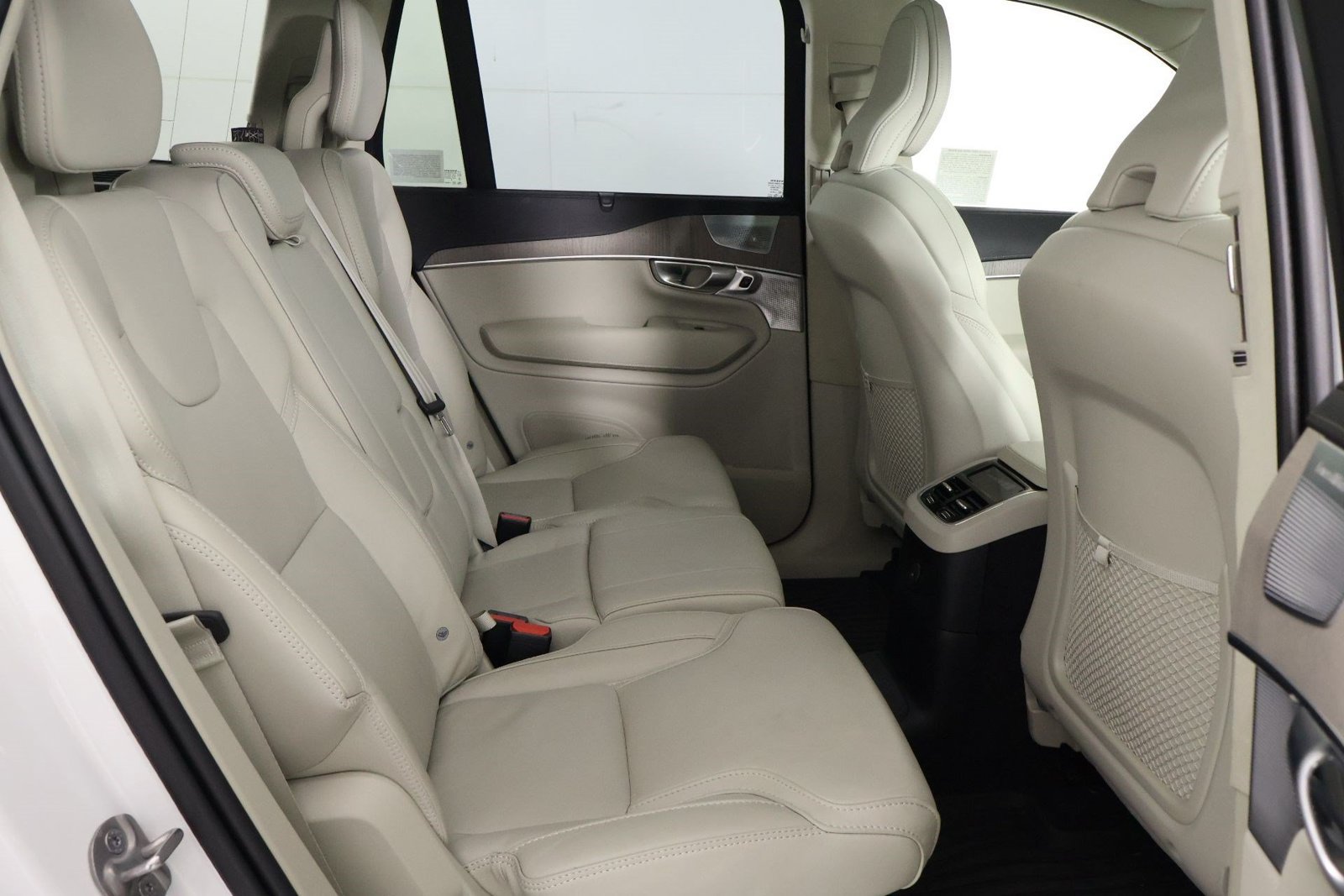 Used 2024 Volvo XC90 T8 Ultimate AWD/4WD image 30