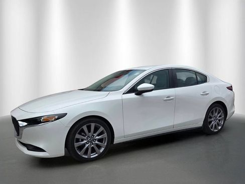 Used 2020 MAZDA MAZDA3 Sedan w/ Select Package FWD image 2