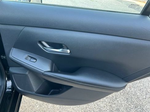 Used 2022 Nissan Sentra SV FWD image 14