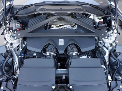 Used 2025 Aston Martin V8 Vantage Coupe image 11