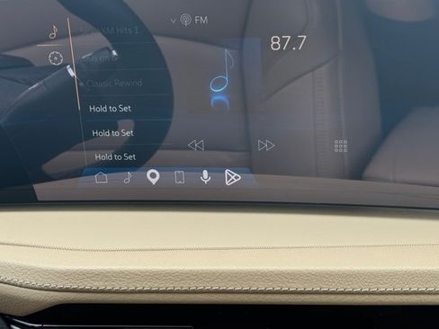 Certified 2024 Cadillac XT4 Luxury w/ Cold Weather Package FWD image 6