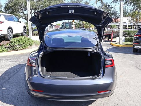 Used 2023 Tesla Model 3 Standard Range image 19