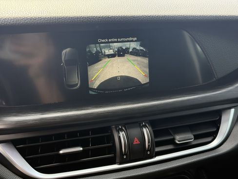 Used 2019 Alfa Romeo Stelvio image 21