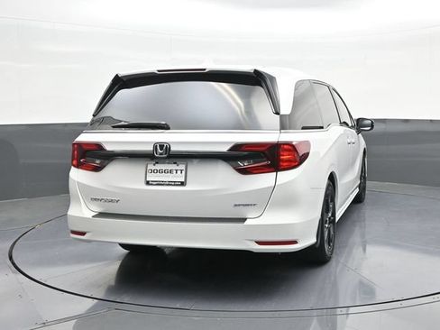 Used 2024 Honda Odyssey Sport image 11