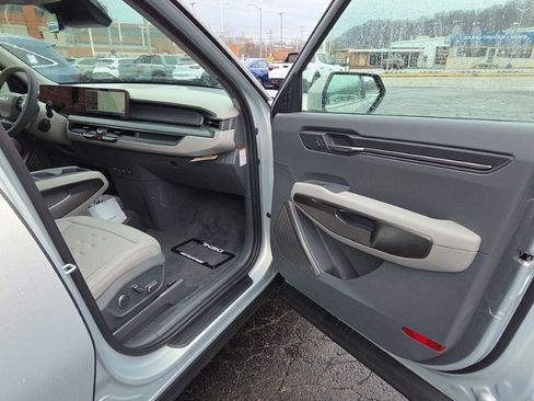 New 2026 Kia EV9 Wind image 15