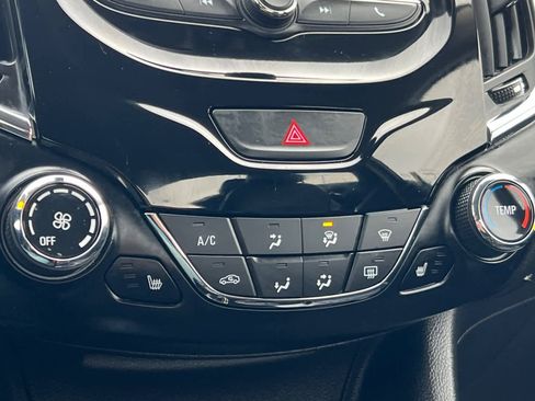 Used 2017 Chevrolet Cruze LT w/ Leather Package image 20