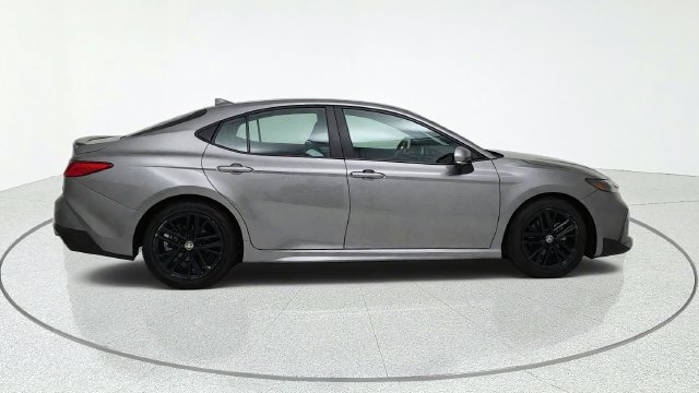 Used 2025 Toyota Camry SE FWD image 6