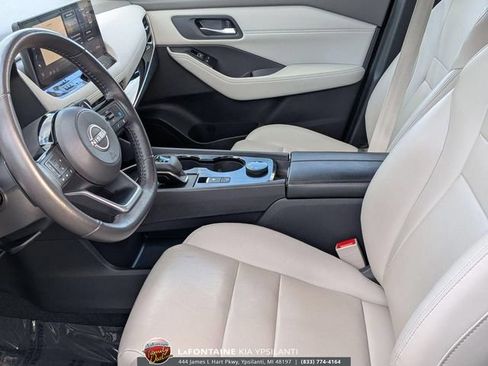 Used 2024 Nissan Rogue SL AWD/4WD image 12
