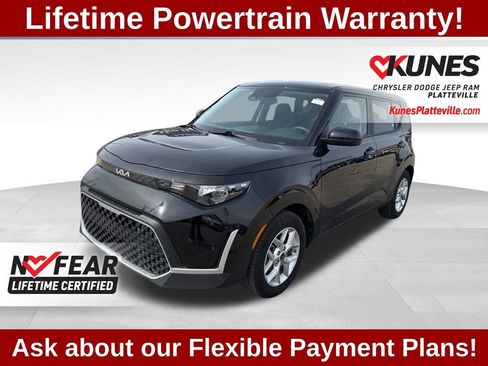 Used 2025 Kia Soul LX FWD image 4