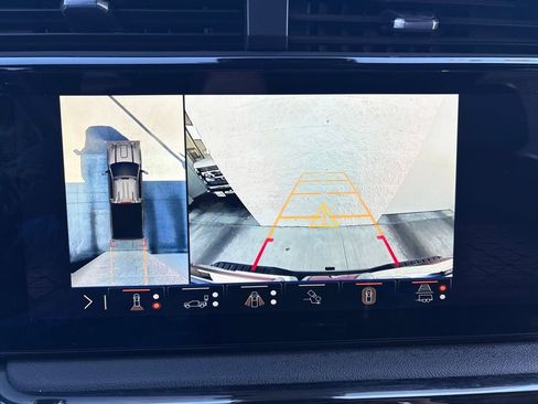 Used 2025 GMC Sierra 2500 AT4 w/ AT4 Premium Plus Package image 22