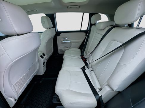 Used 2023 Mercedes-Benz GLB 250 image 16