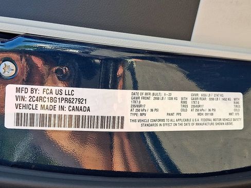 Certified 2023 Chrysler Pacifica Touring-L FWD image 27