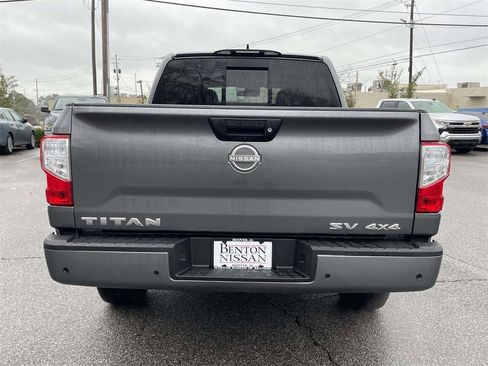 Used 2024 Nissan Titan SV image 4