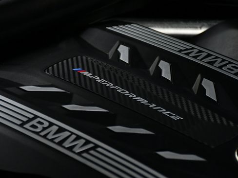 Used 2022 BMW X7 M50i w/ Executive Package image 15