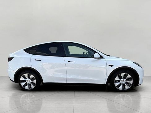 Used 2022 Tesla Model Y Long Range AWD/4WD image 15