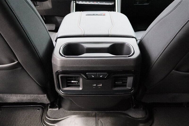 Used 2025 GMC Sierra 3500 AT4 w/ AT4 Premium Plus Package AWD/4WD image 30