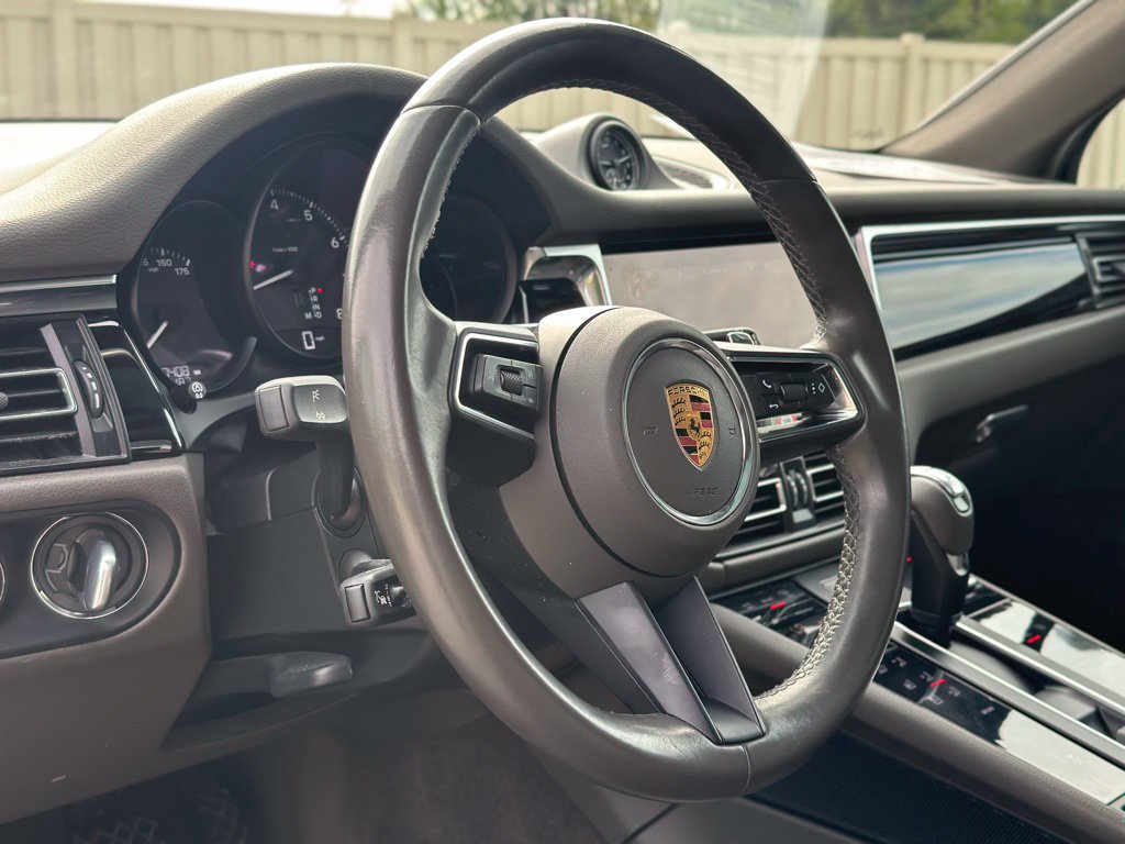 Used 2023 Porsche Macan AWD/4WD image 17