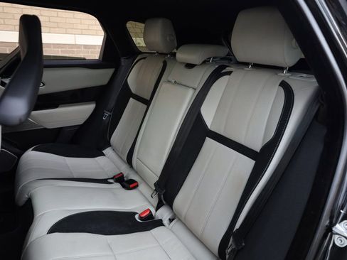 Used 2019 Land Rover Range Rover Velar R-Dynamic SE image 21