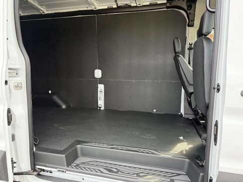 New 2026 Ford Transit 250 148 Medium Roof w/ Load Area Protection Package RWD image 10