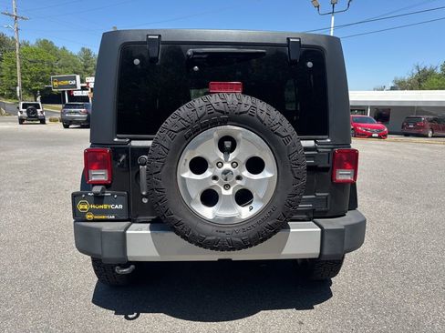 Used 2013 Jeep Wrangler Unlimited Sahara w/ Connectivity Group image 5