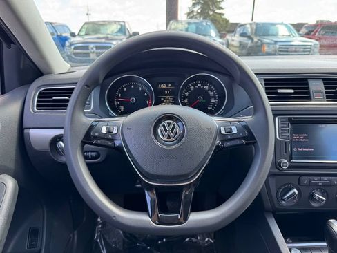 Used 2016 Volkswagen Jetta SE FWD image 26