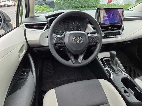 Used 2024 Toyota Corolla LE w/ LE Convenience Package FWD image 8