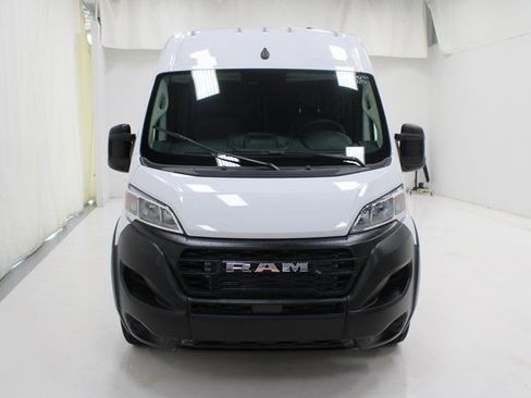 Used 2025 RAM ProMaster 2500 w/ Storage Group image 23