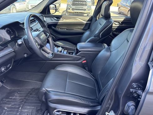 Used 2024 Jeep Grand Cherokee L Overland w/ Advanced Protech Group III image 15