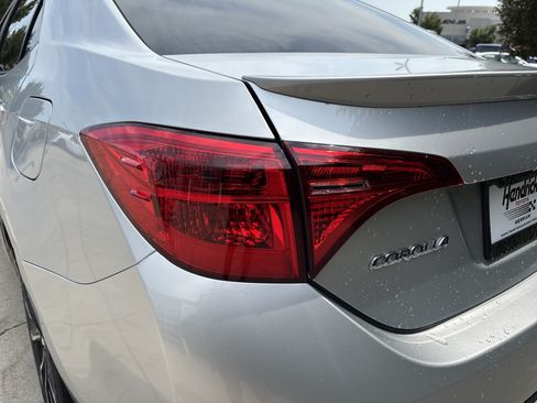 Used 2017 Toyota Corolla SE w/ SE Premium Package FWD image 12