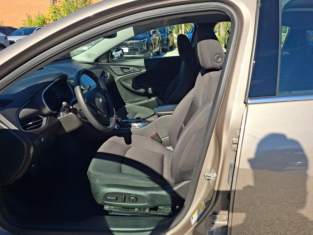 Used 2025 Chevrolet Malibu LT FWD image 27